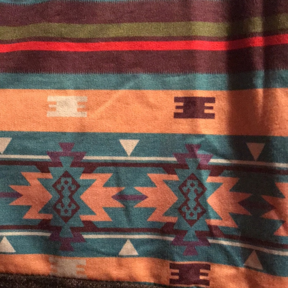 Aztec pull over sweater - Picture 2 of 2